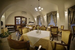 Dining - Certovka Hotel (Prague)