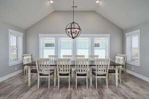Dining - 5546- Coral Quarters, Nags Heads Oasis with Private Pool & Exclusive Beach Access (Nags Head)