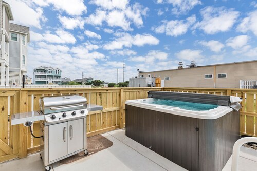 5549- Stringray Chalet, Pet Friendly Nags Head Home with All the Bells and Whistles!