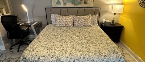 1 bedroom, in-room safe, desk, iron/ironing board