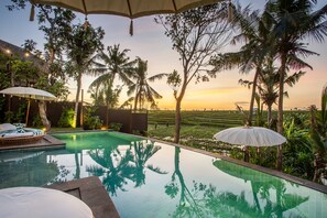 Villa, plusieurs chambres, fumeur, piscine privée | Extérieur
