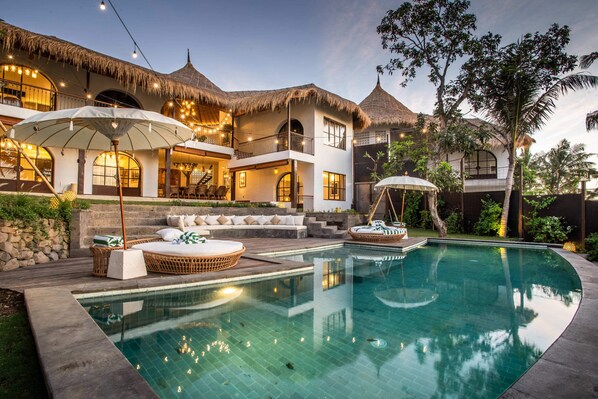 Outdoor pool - Breathtaking Private Villa, 6 BR, Canggu With Staff (Canggu)