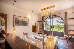 Villa, 6 habitaciones, para fumadores, alberca privada | Restaurantes