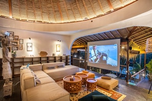 Villa, 6 Bedrooms, Smoking, Private Pool | Interior