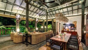 Villa, 3 Bedrooms, Smoking, Private Pool | Dining
