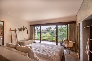 2 bedrooms, minibar, bed sheets