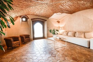 TV, fireplace - Villa for 18 People with Private Pool (Rota)