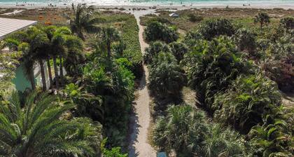 Ideal Family Getaway: Private Pool 2 Mins from the Beach - Lay'By, Too