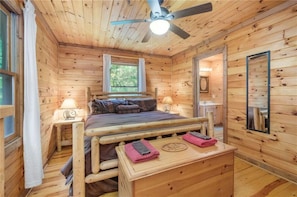 5 bedrooms, iron/ironing board, free WiFi, bed sheets