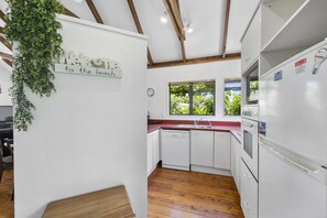 Refrigerador, microondas, lavavajillas y tostadora 