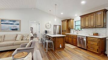 Televisión y chimenea