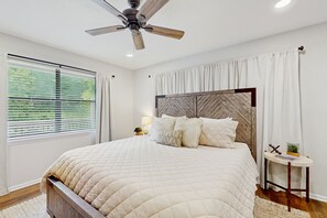 2 habitaciones, tabla de planchar con plancha, internet y ropa de cama 