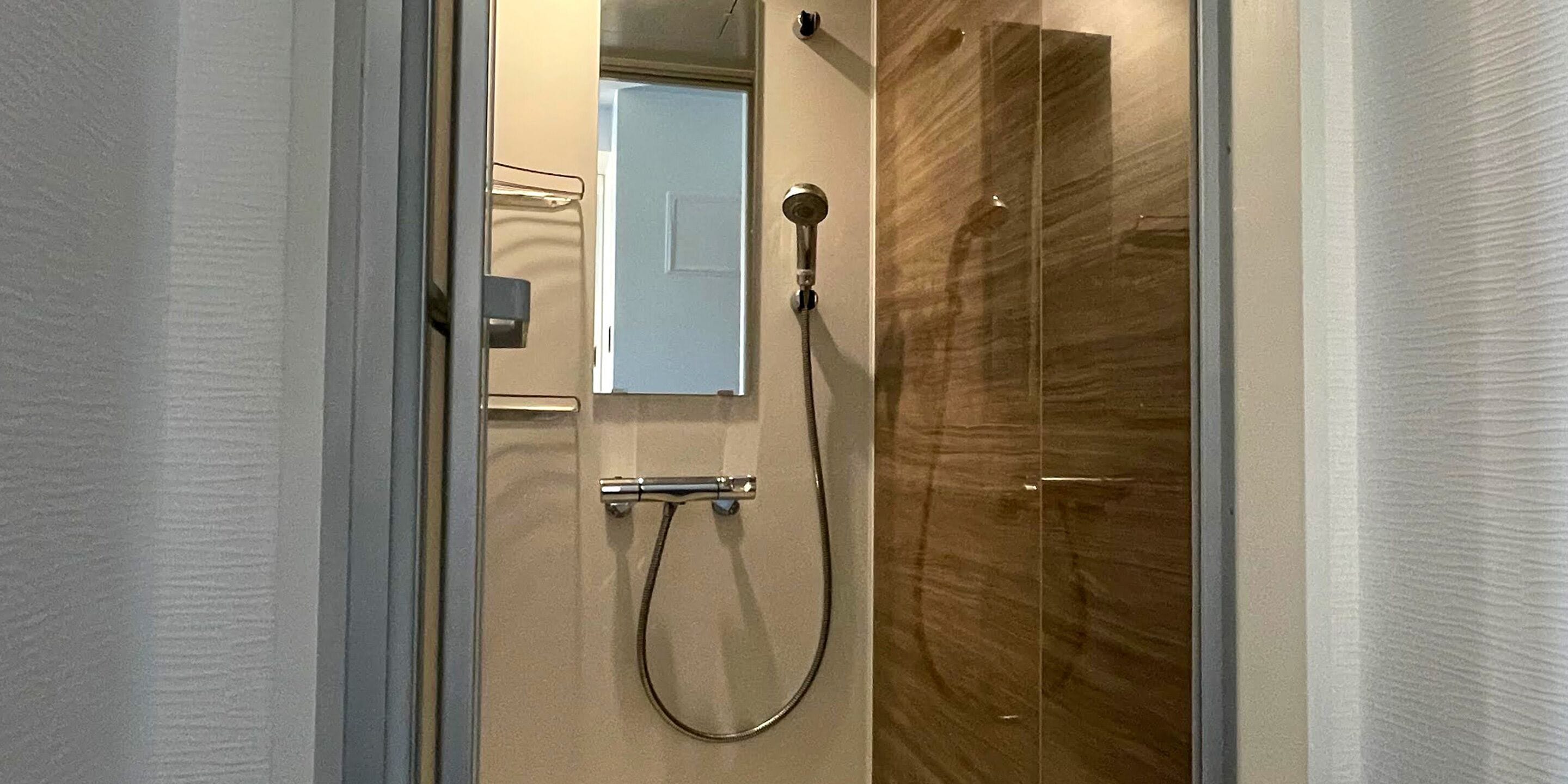 twin room, non smoking | bathroom | free toiletries, hair dryer, slippers, electronic bidet