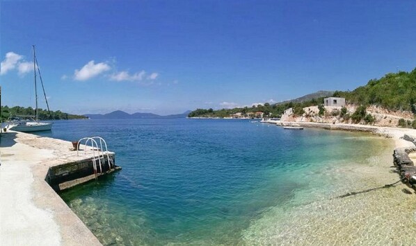 Apartment (Two Bedroom Apartment with Balcony an) | Beach