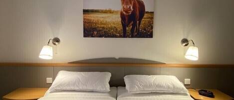 2 bedrooms, desk, soundproofing, free WiFi
