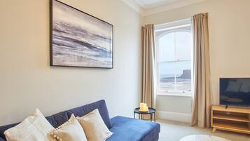 Apartment | Living area | Flat-screen TV