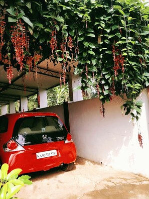 Property grounds - AGALAGANDI HOMESTAY (Thalihalla)
