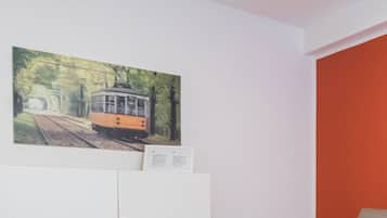 Apartament (1 Bedroom) | Sala d'estar | Televisor de pantalla plana de 32 polzades amb canals per cable