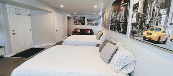 Beautiful 3 Bedroom Private home with easy access