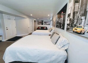 4 bedrooms, iron/ironing board, WiFi, bed sheets
