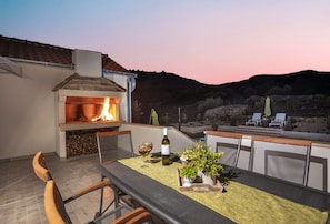 Casa (Three Bedroom Holiday Home with outdo) | Área de parrilladas y picnic