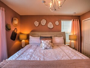 9 bedrooms, desk, iron/ironing board, travel cot