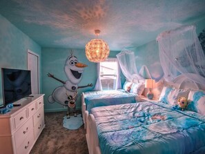 9 bedrooms, desk, iron/ironing board, travel cot