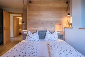 3 chambres, fer et planche à repasser, Wi-Fi gratuit, draps fournis