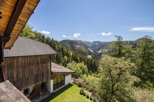 Ferienwohnung "Thymian - Thalerhof" mit Bergblick, WLAN, Balkon & Garten