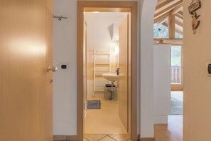 Interior - Apartment “Thymian - Thalerhof” with Mountain View, Wi-Fi, Balcony & Garden (Eggen/Deutschnofen)