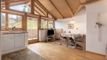 Télévision, table de tennis de table