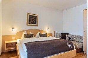 1 bedroom, free WiFi, bed sheets
