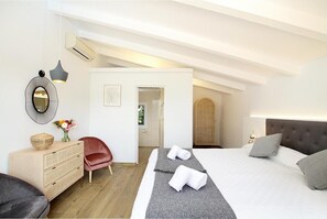 4 chambres, fer et planche à repasser, Wi-Fi gratuit, draps fournis