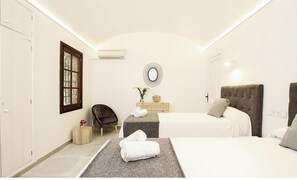 4 slaapkamers, een strijkplank/strijkijzer, gratis wifi, beddengoed