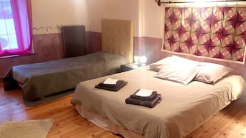 Romantic Room, 1 Bedroom | Free WiFi, bed sheets
