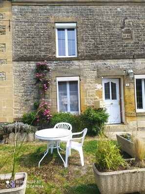 Front of property - Chez Céline en campagne (Mazerny)