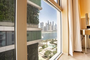 Unclassified image, 4 of 44, button - Lavish Seaview 2BR at FIVE Palm (Dubai)