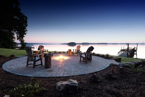 Terrace/patio - Beautiful Lakefront Home - Huge Views (Denver)