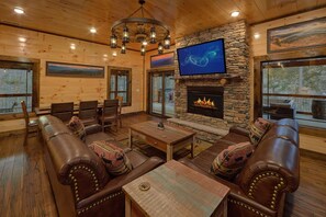 TV, peis, videospill og DVD-spiller