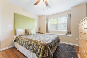 2 chambres, fer et planche Ă repasser, Wi-Fi gratuit, draps fournis