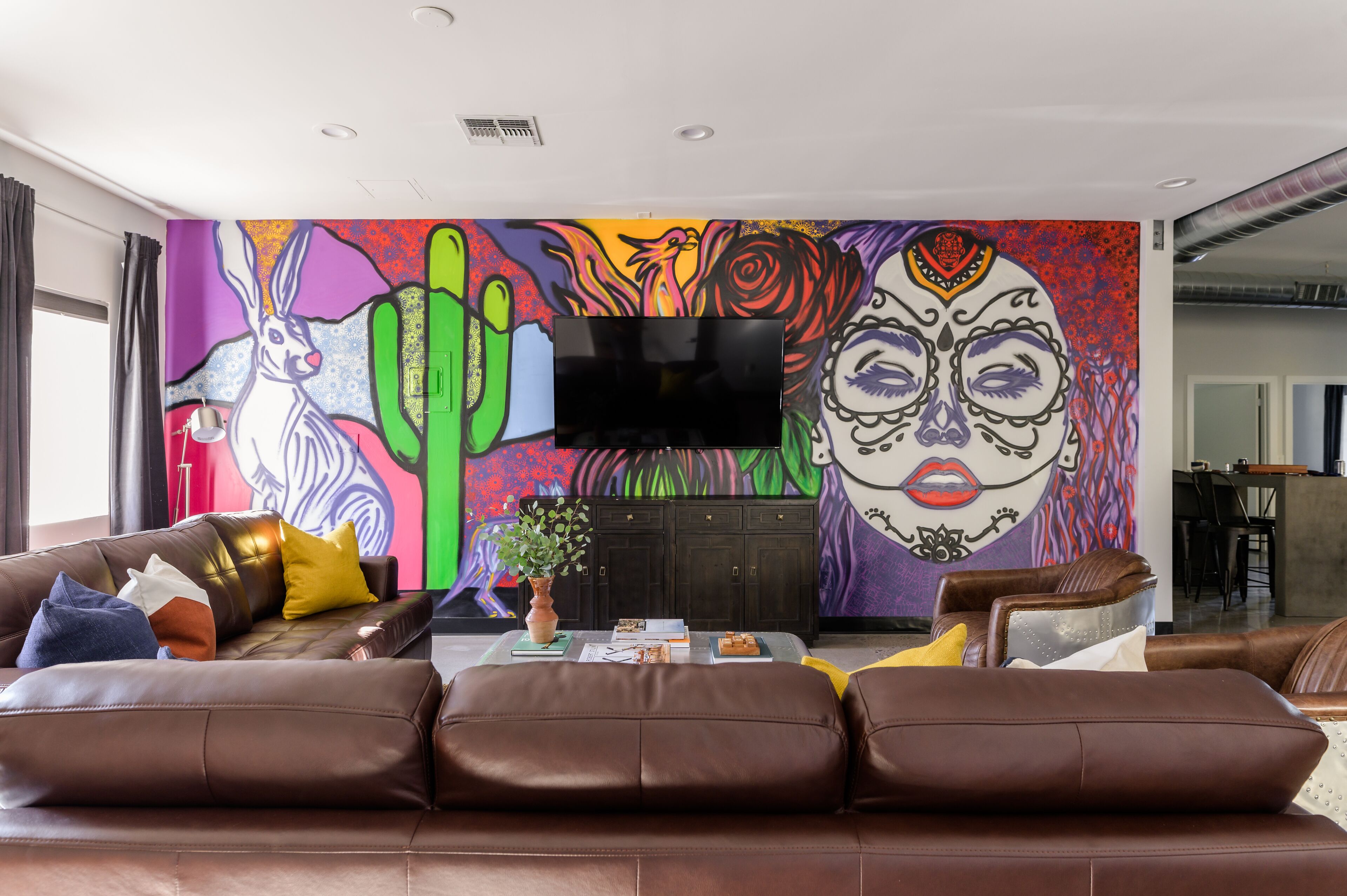 Luna & Stellar by AvantStay | Modern Artist's Loft Buyout w/ 10 BRs