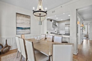 Dining - Gulf Front + Gulf Views in WaterSound- Dunesider Dream by Royal Destinations (WaterSound)