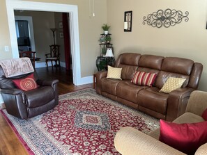 TV - The Farmhouse at Wolfehaven (Asheville)