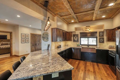 Nitz Carlton – A Luxury Black Hills Retreat