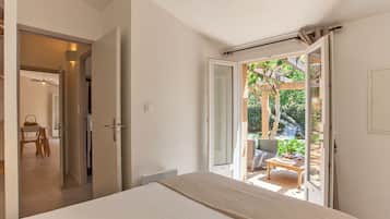 1 間睡房、可攜式嬰兒床、Wi-Fi