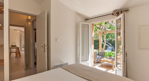 maison kiwi avec piscine chauffée  terrasse  jardin et bbq à Calvi