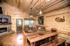 Smart TV, chimenea, videojuegos y reproductor de DVD 