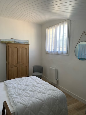 3 bedrooms, travel crib, free WiFi