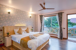 King Room with Balcony | Memory foam beds, minibar, in-room safe, individually decorated - Ostrov Palm Villa  (Ukulhas)