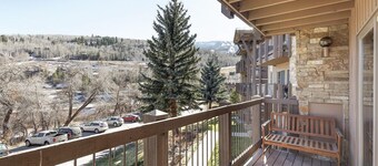 BRAND NEW REMODEL, Gorgeous 2BR 2BA Mountain Side Condo, Hot Tub, Fireplace, EPI